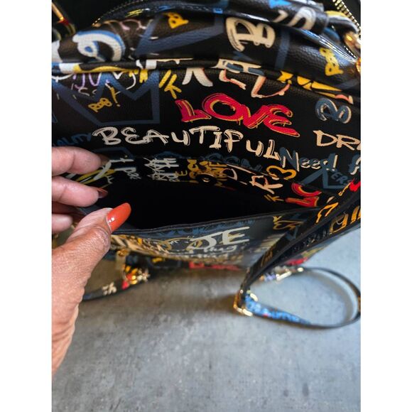 Graffiti Backpack - Picture 7 of 9